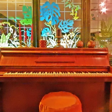 Airport Hotel 2*